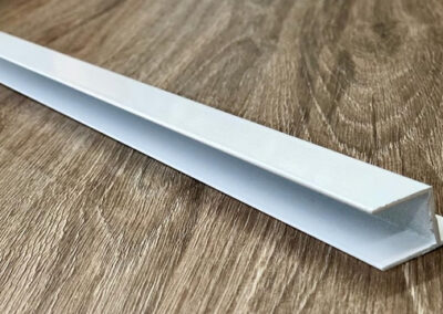 Contramarco de alumínio