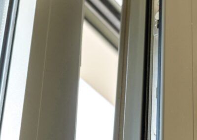 Contramarco de alumínio